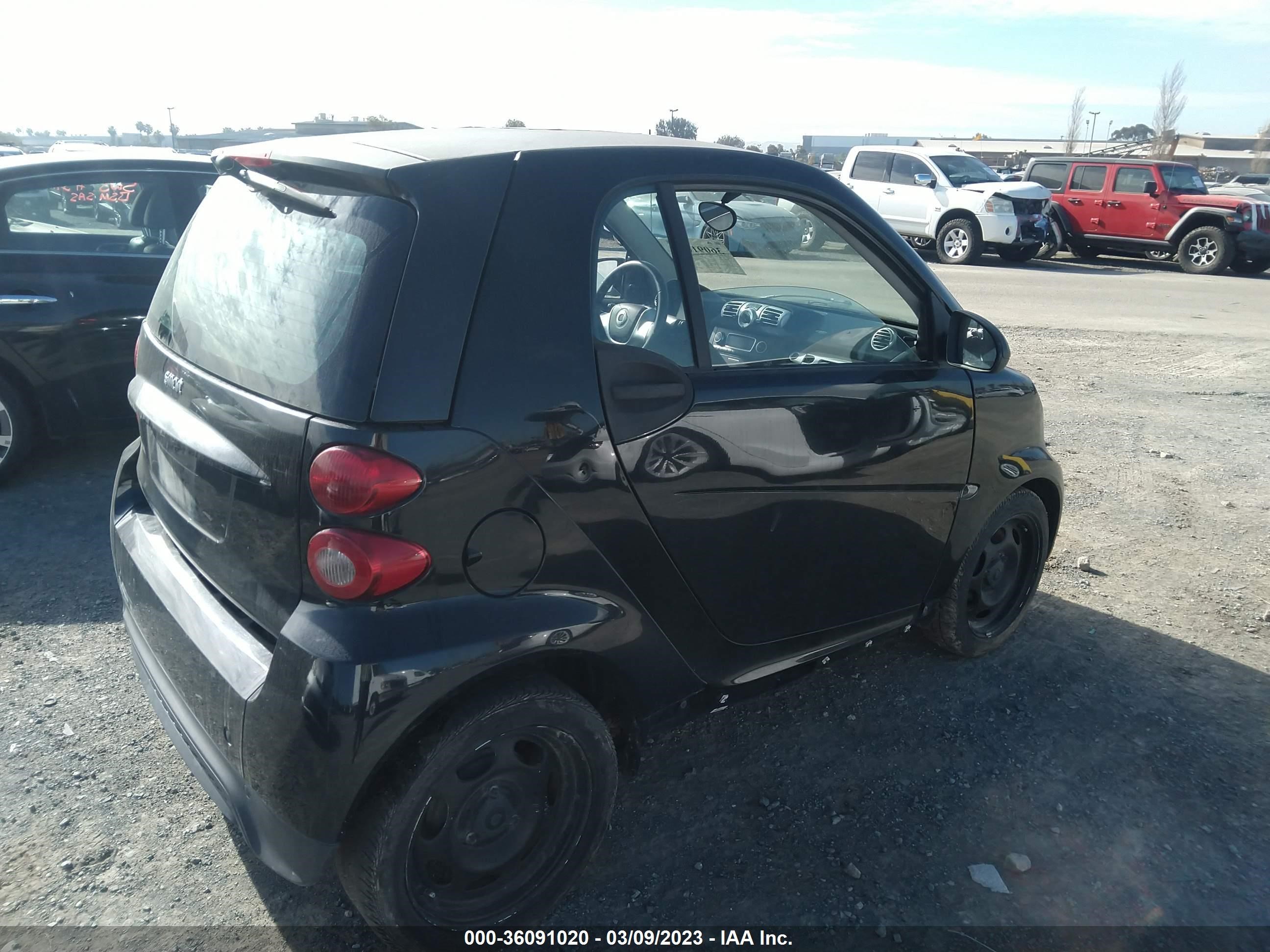 Photo 3 VIN: WMEEJ3BA1FK801139 - SMART FORTWO 