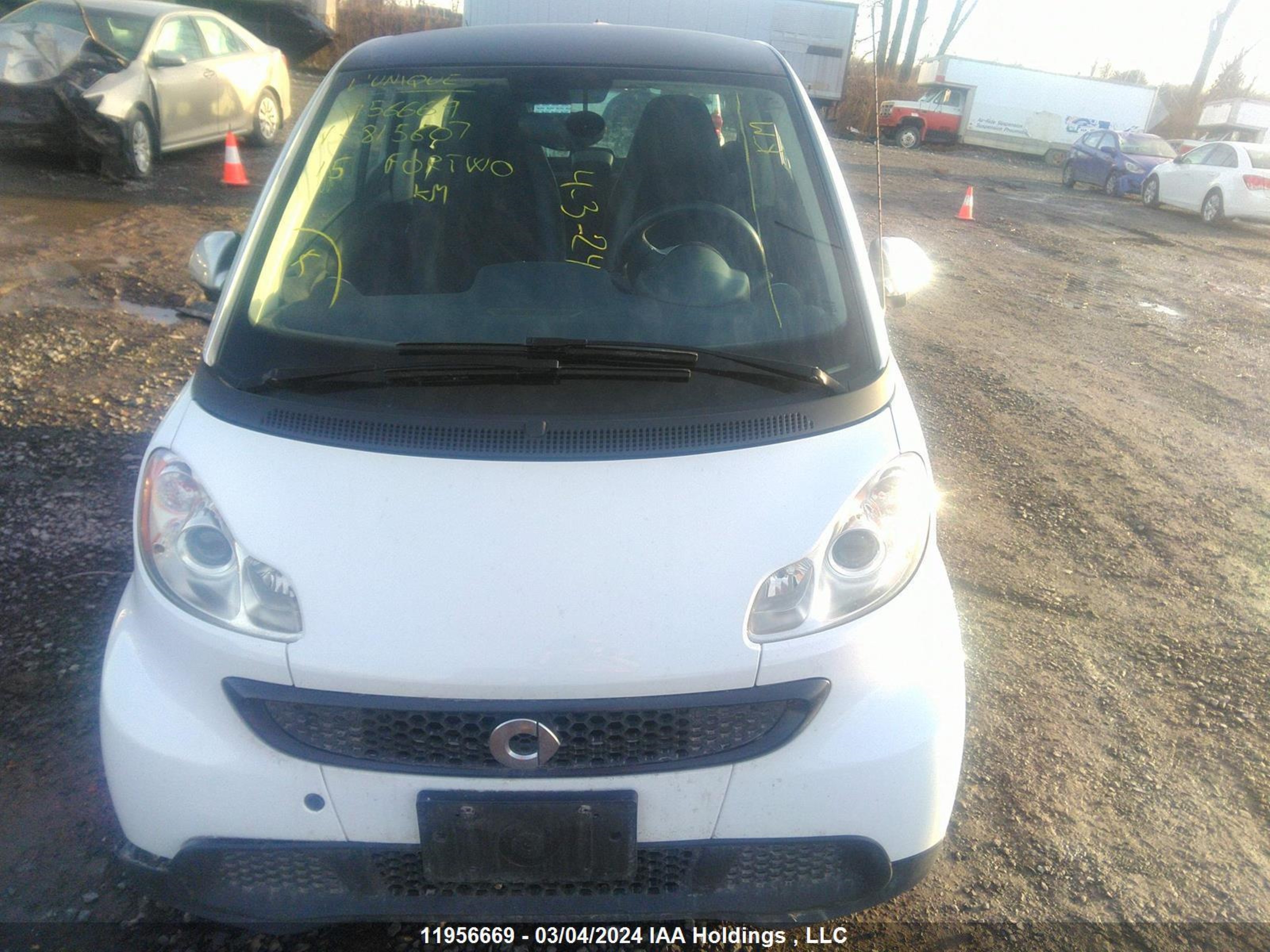 Photo 11 VIN: WMEEJ3BA1FK815607 - SMART FORTWO 