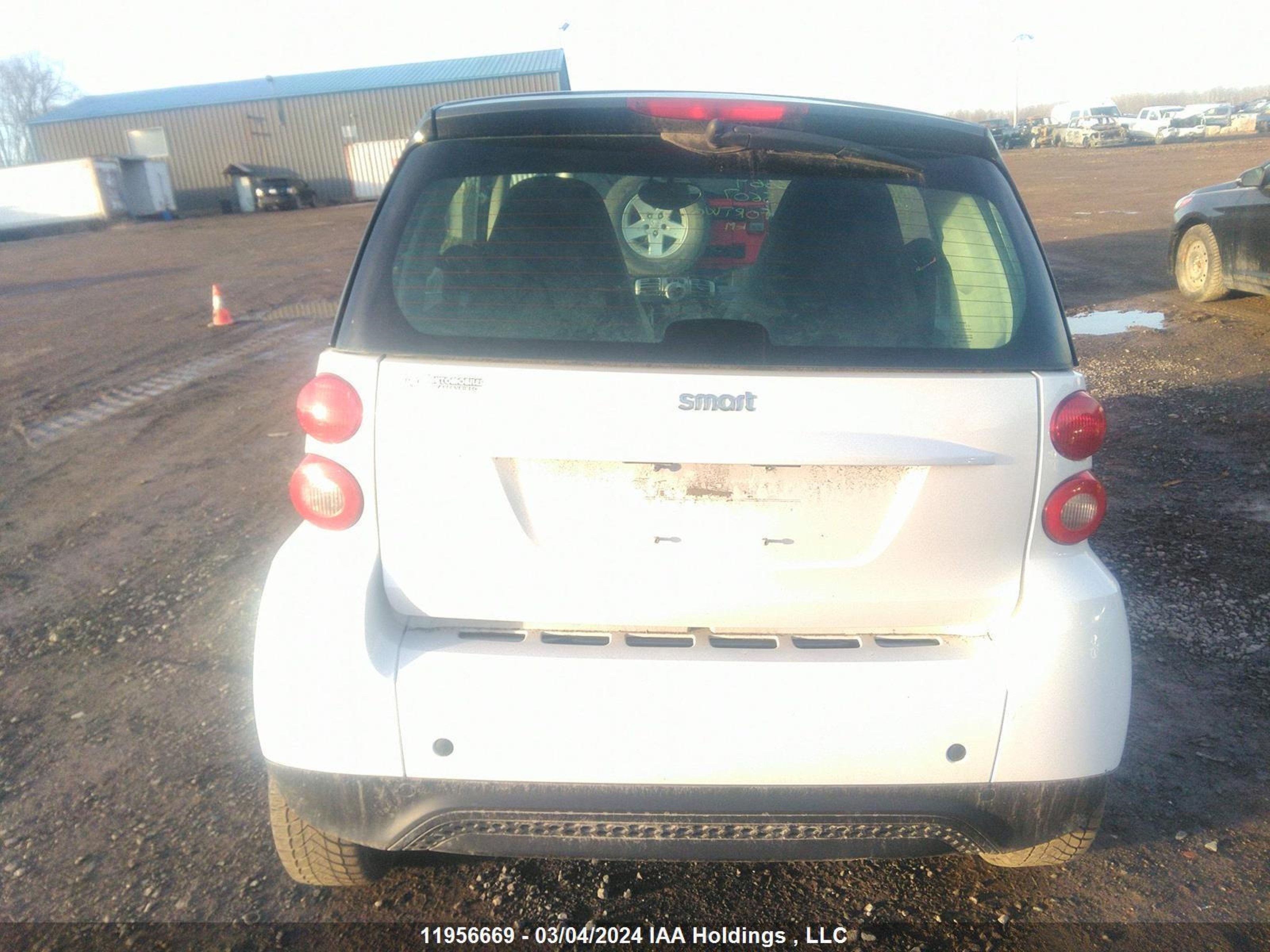 Photo 15 VIN: WMEEJ3BA1FK815607 - SMART FORTWO 