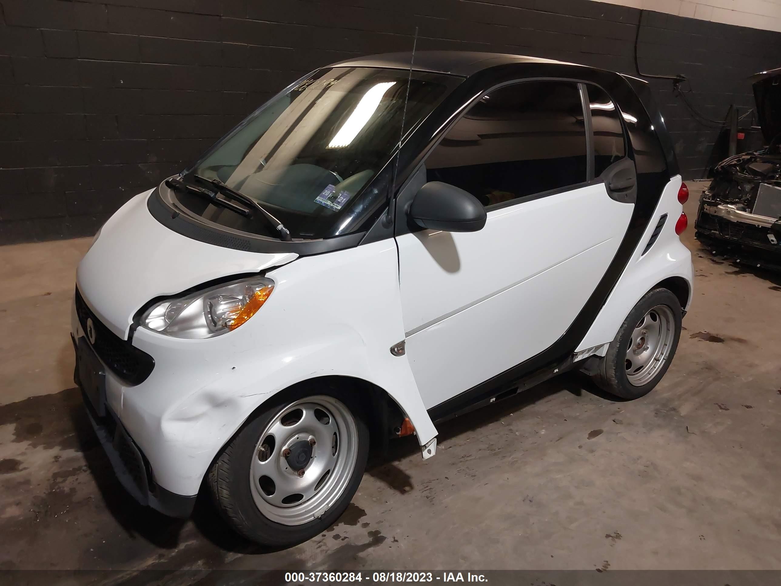 Photo 1 VIN: WMEEJ3BA2EK744030 - SMART FORTWO 