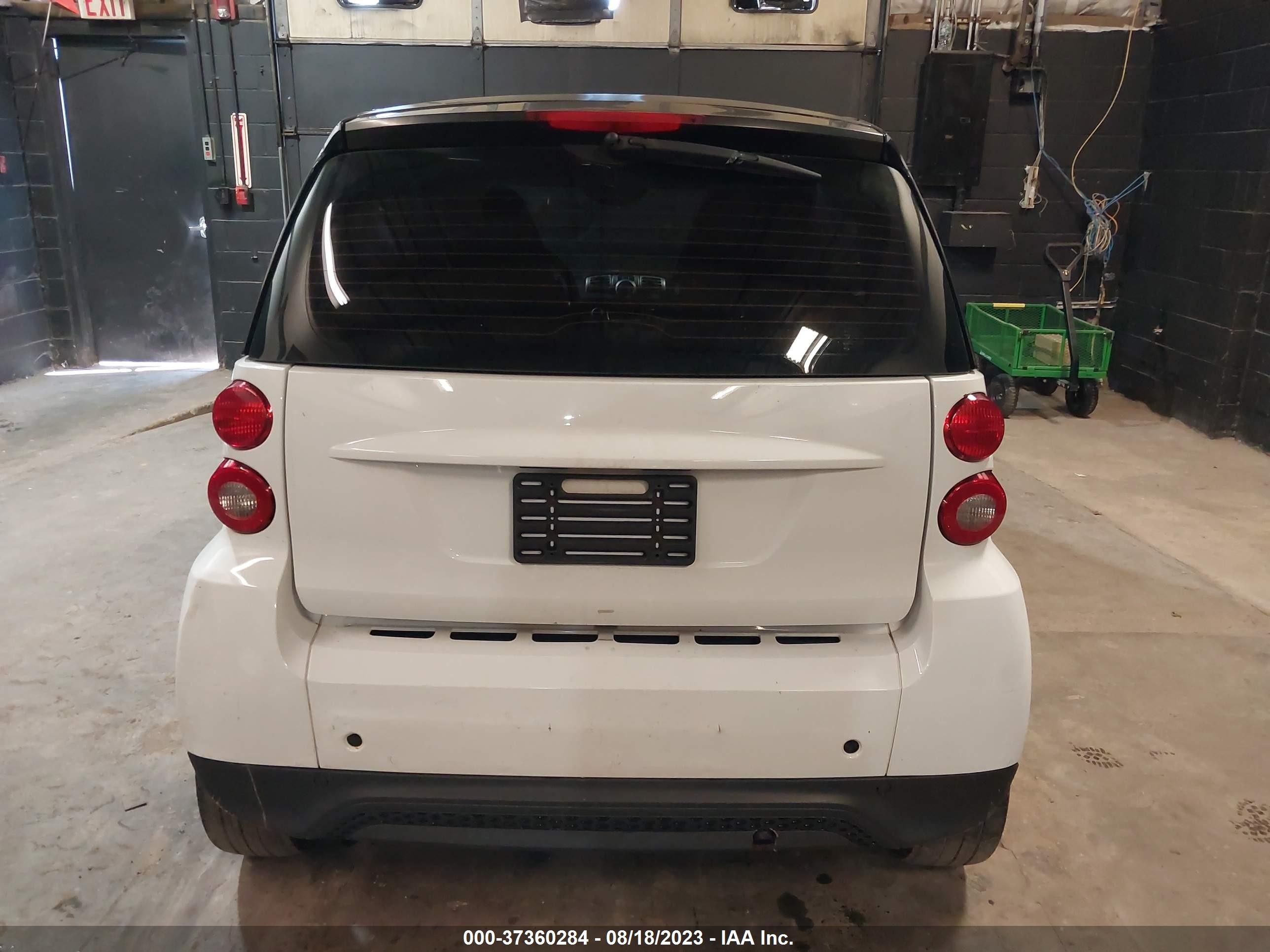 Photo 15 VIN: WMEEJ3BA2EK744030 - SMART FORTWO 