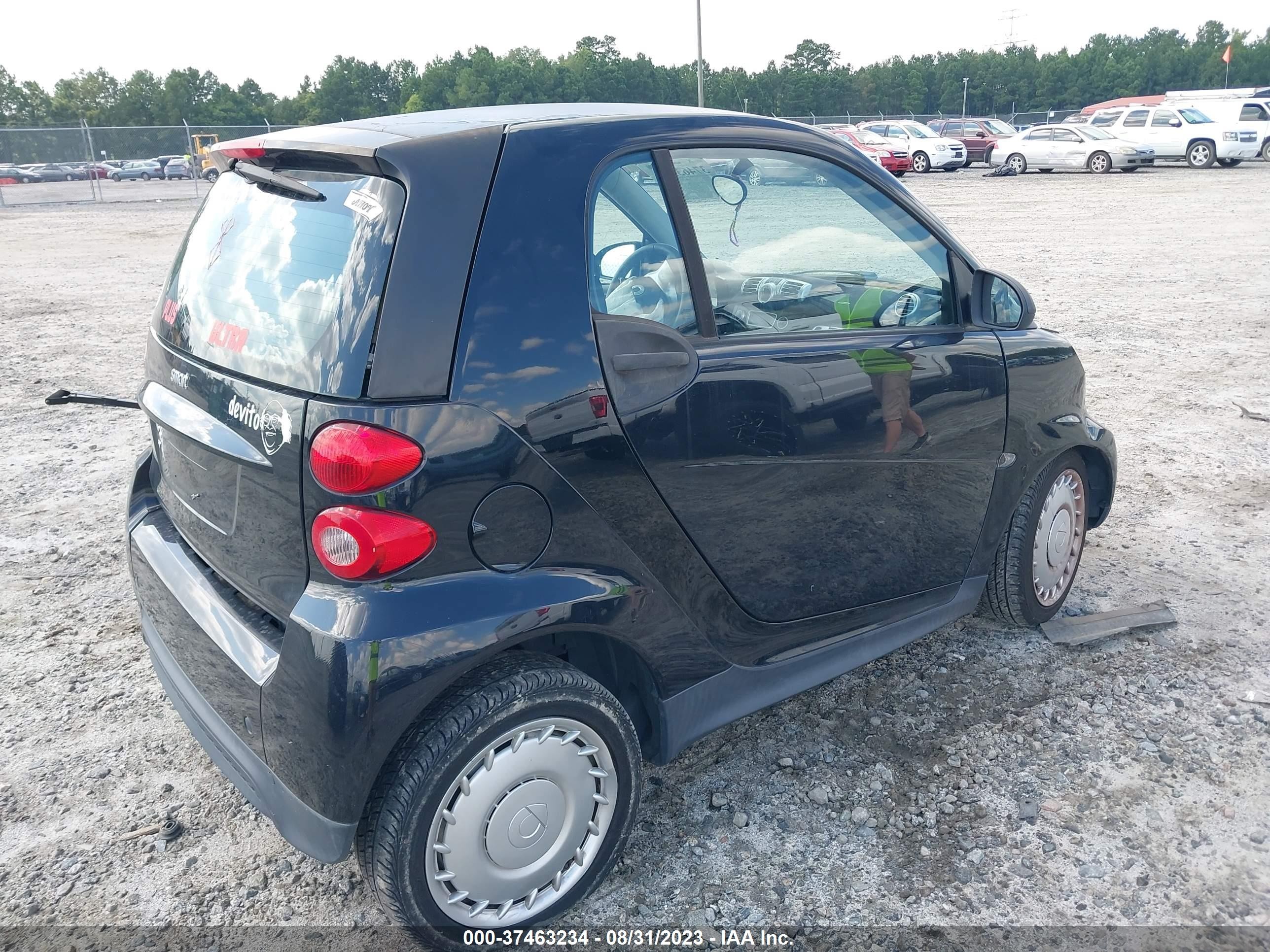 Photo 3 VIN: WMEEJ3BA2EK774810 - SMART FORTWO 