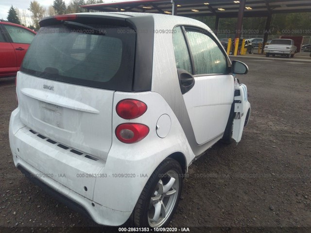 Photo 3 VIN: WMEEJ3BA2FK806558 - SMART FORTWO 