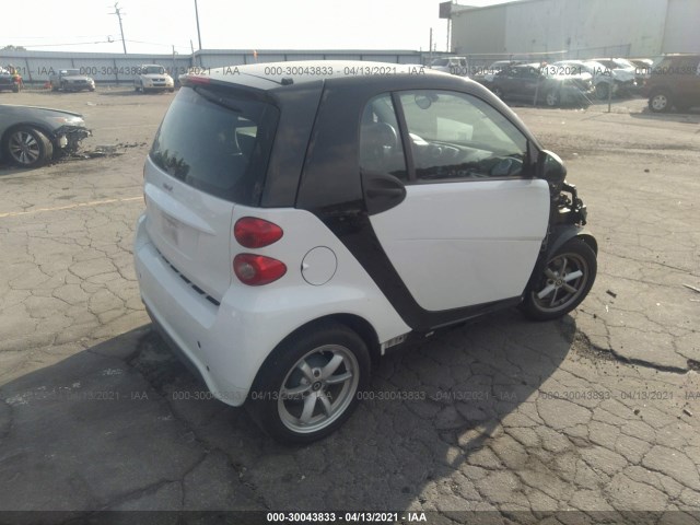 Photo 3 VIN: WMEEJ3BA2FK818936 - SMART FORTWO 