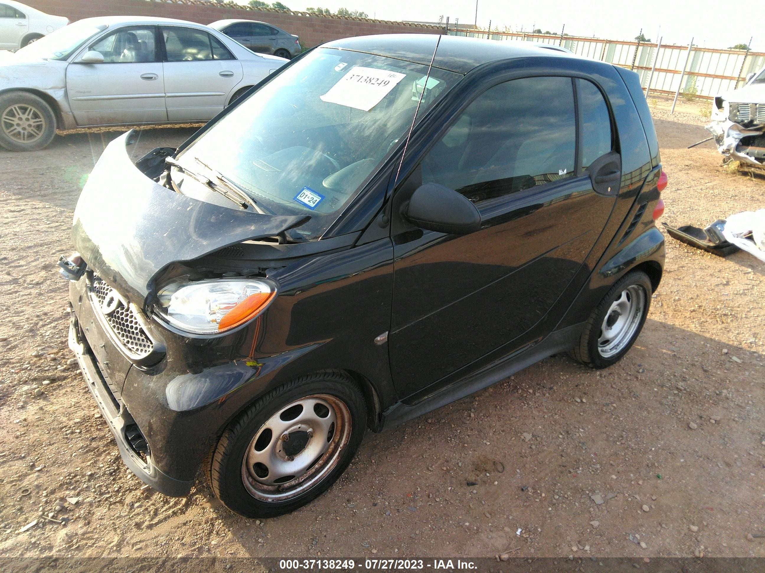 Photo 1 VIN: WMEEJ3BA2FK820329 - SMART FORTWO 