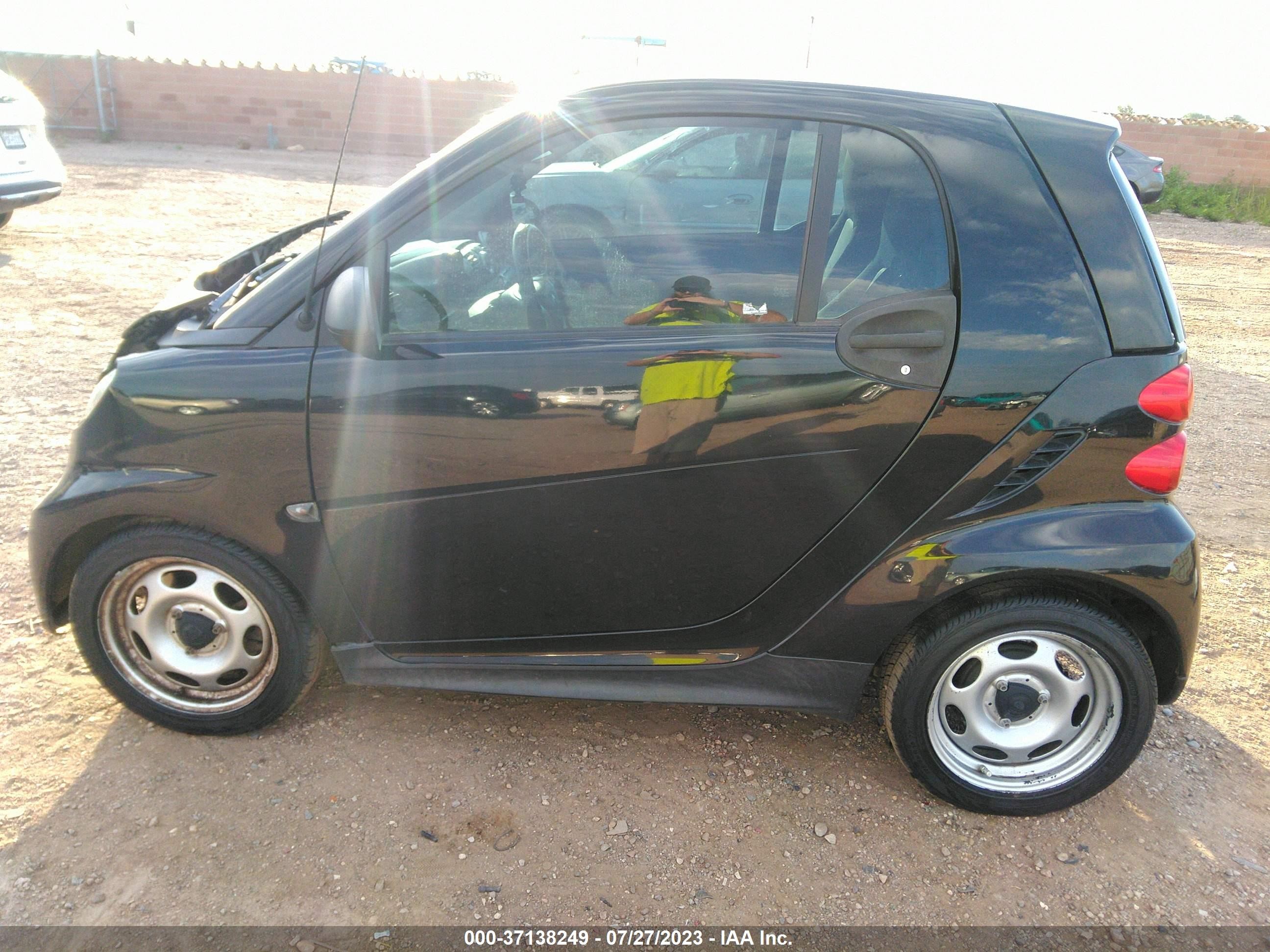 Photo 13 VIN: WMEEJ3BA2FK820329 - SMART FORTWO 