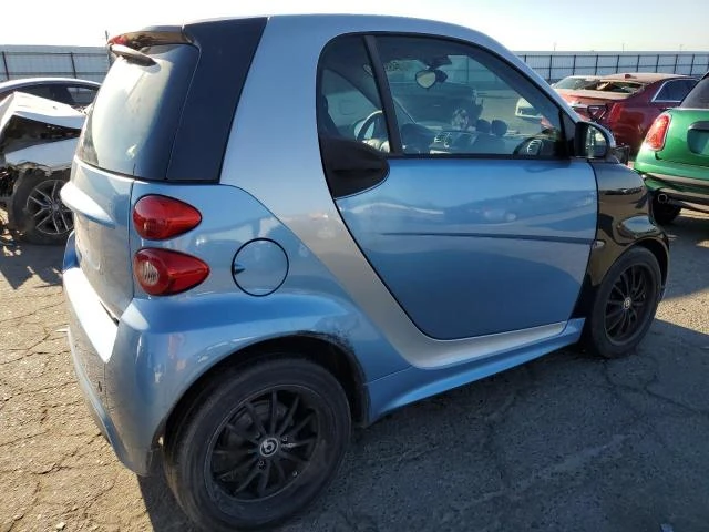 Photo 2 VIN: WMEEJ3BA3DK616393 - SMART FORTWO PUR 