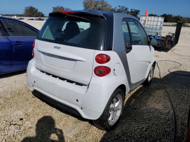 Photo 2 VIN: WMEEJ3BA3DK635154 - SMART FORTWO PUR 