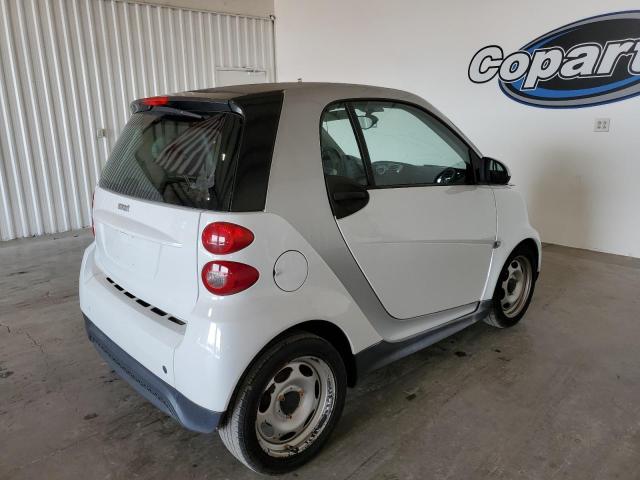 Photo 3 VIN: WMEEJ3BA3EK734753 - SMART FORTWO PUR 