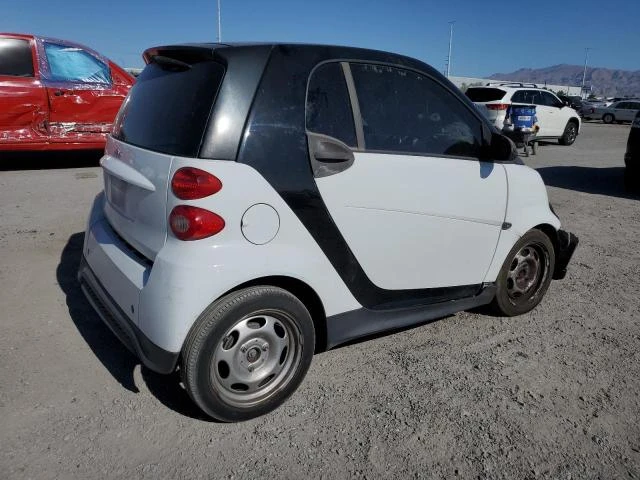 Photo 2 VIN: WMEEJ3BA4FK820266 - SMART FORTWO PUR 