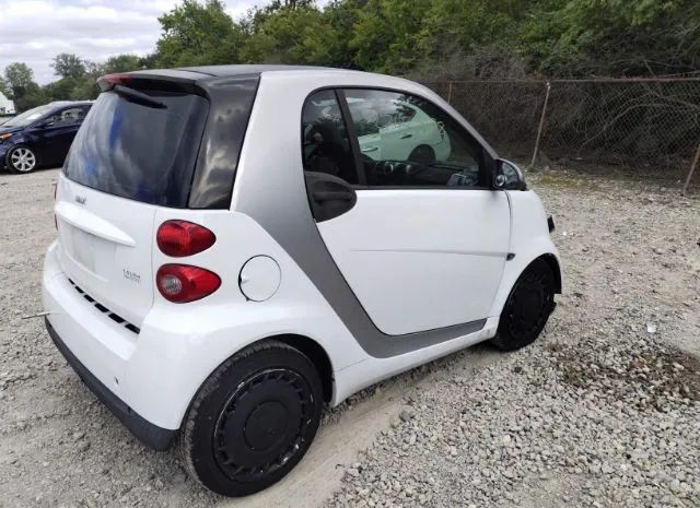 Photo 3 VIN: WMEEJ3BA5AK418720 - SMART FORTWO 