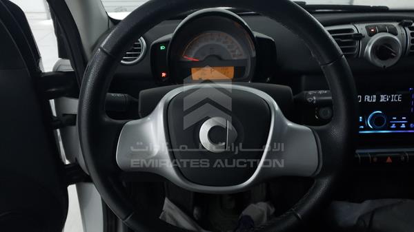 Photo 12 VIN: WMEEJ3BA5EK762697 - SMART FORTWO 