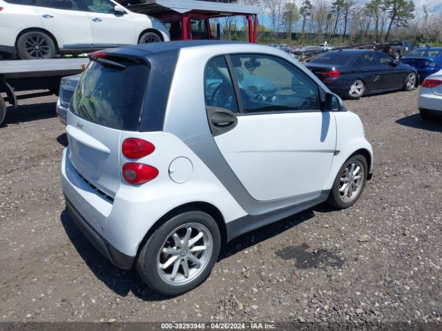 Photo 3 VIN: WMEEJ3BA5EK767088 - SMART FORTWO 