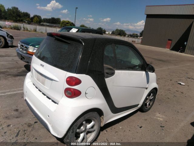 Photo 3 VIN: WMEEJ3BA5FK812094 - SMART FORTWO 