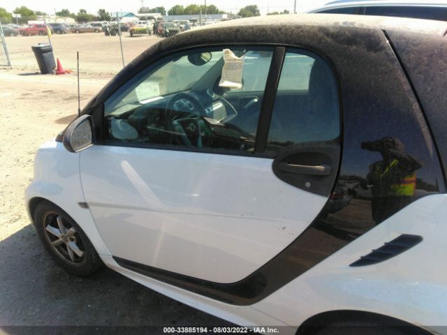 Photo 5 VIN: WMEEJ3BA5FK812094 - SMART FORTWO 