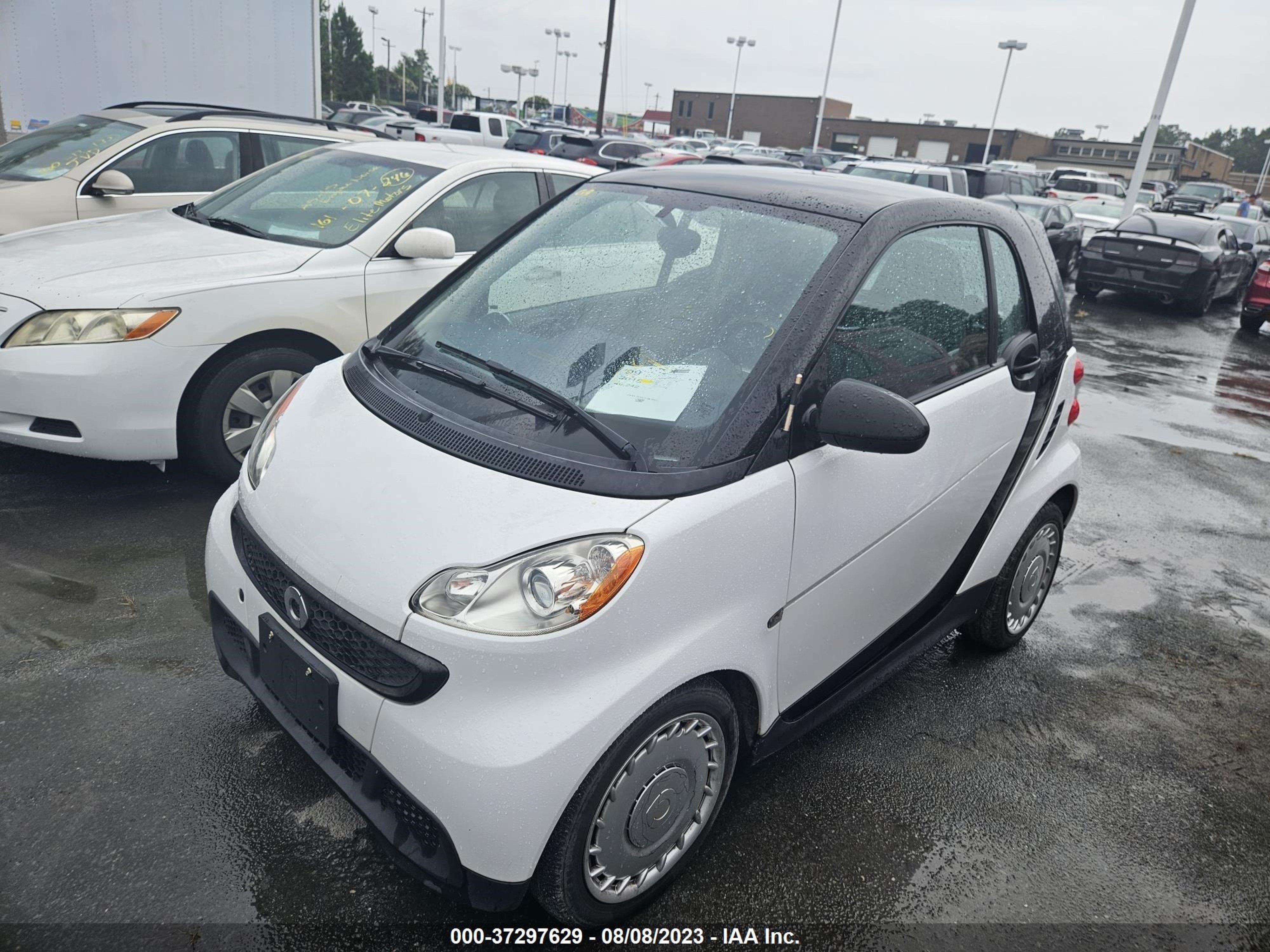 Photo 1 VIN: WMEEJ3BA5FK818994 - SMART FORTWO 