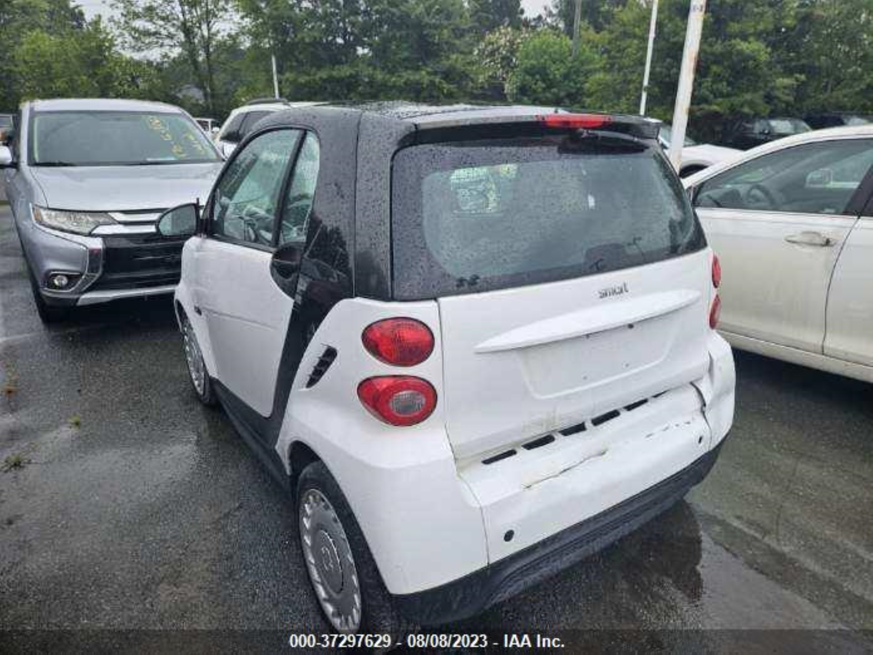 Photo 2 VIN: WMEEJ3BA5FK818994 - SMART FORTWO 