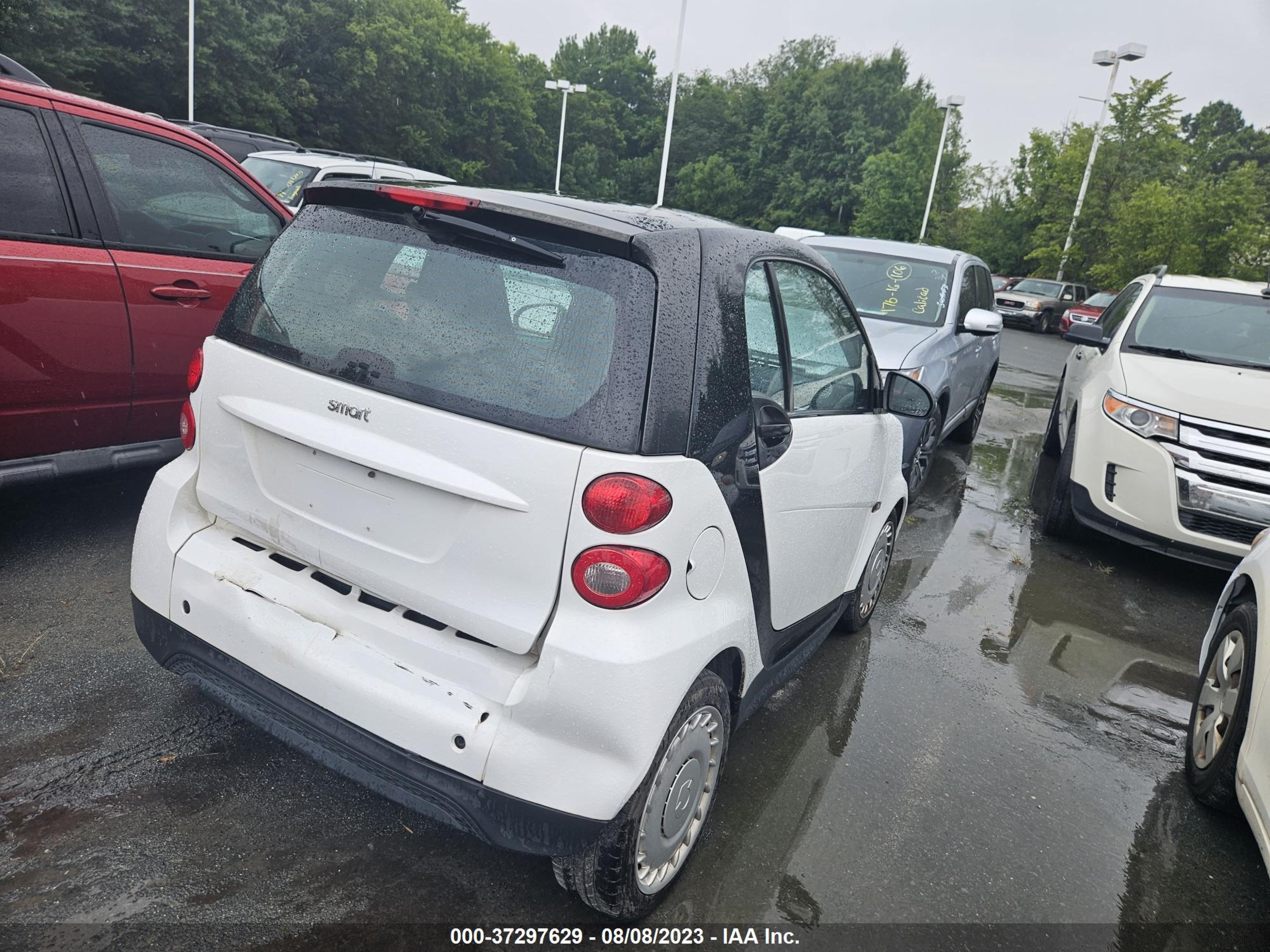 Photo 3 VIN: WMEEJ3BA5FK818994 - SMART FORTWO 