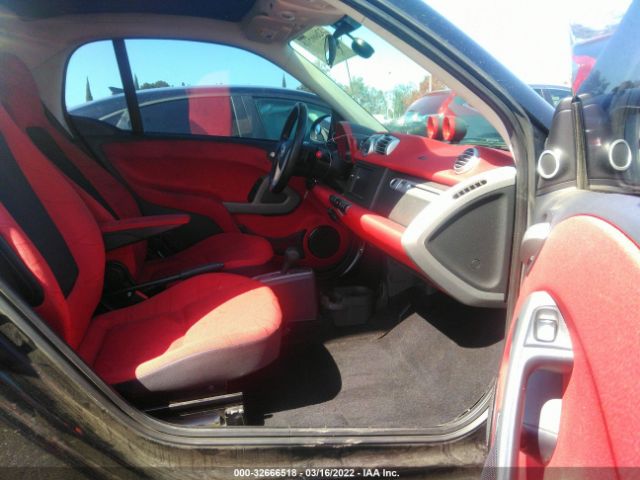 Photo 4 VIN: WMEEJ3BA7DK585181 - SMART FORTWO 