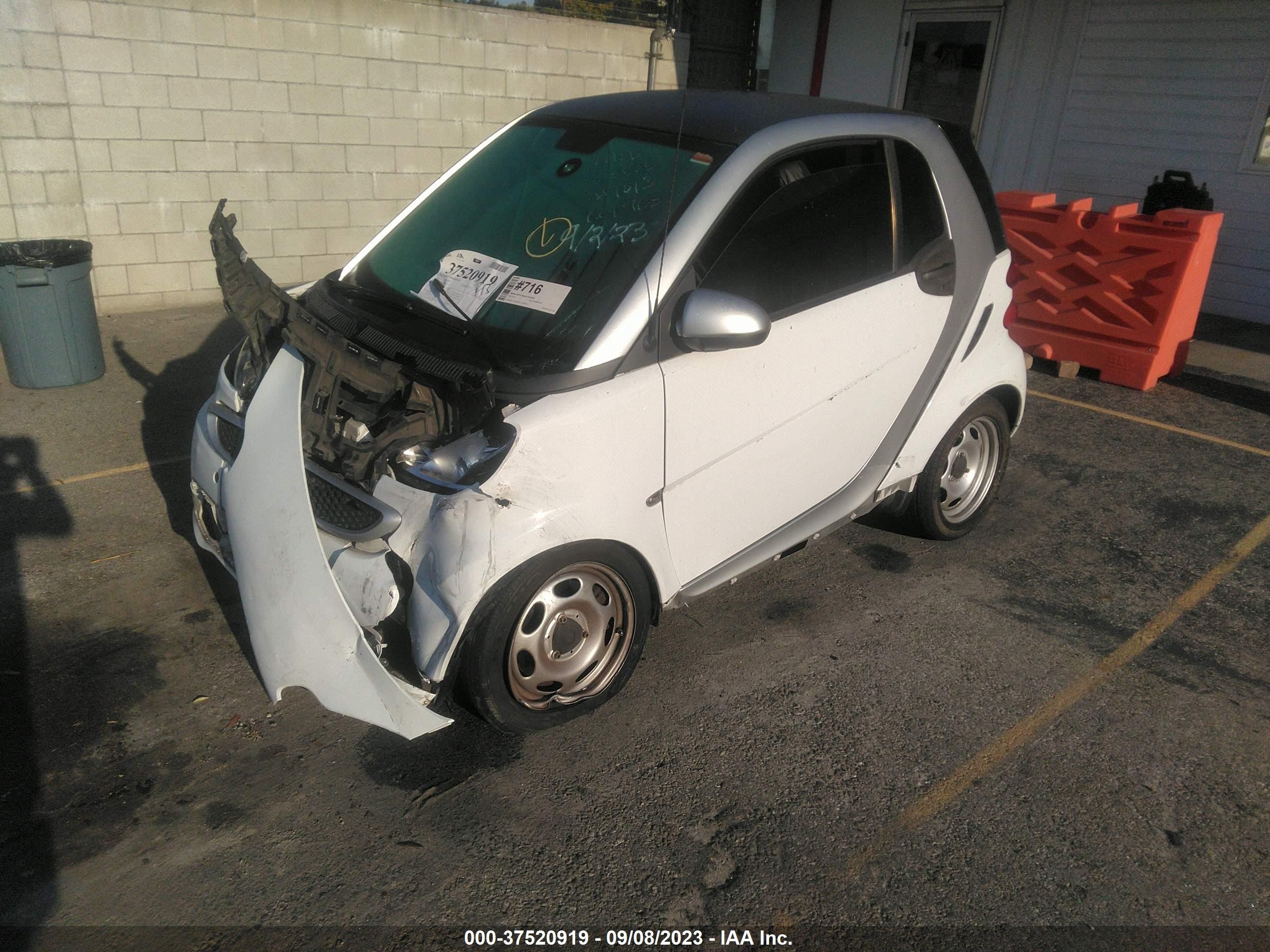 Photo 1 VIN: WMEEJ3BA7FK811013 - SMART FORTWO 