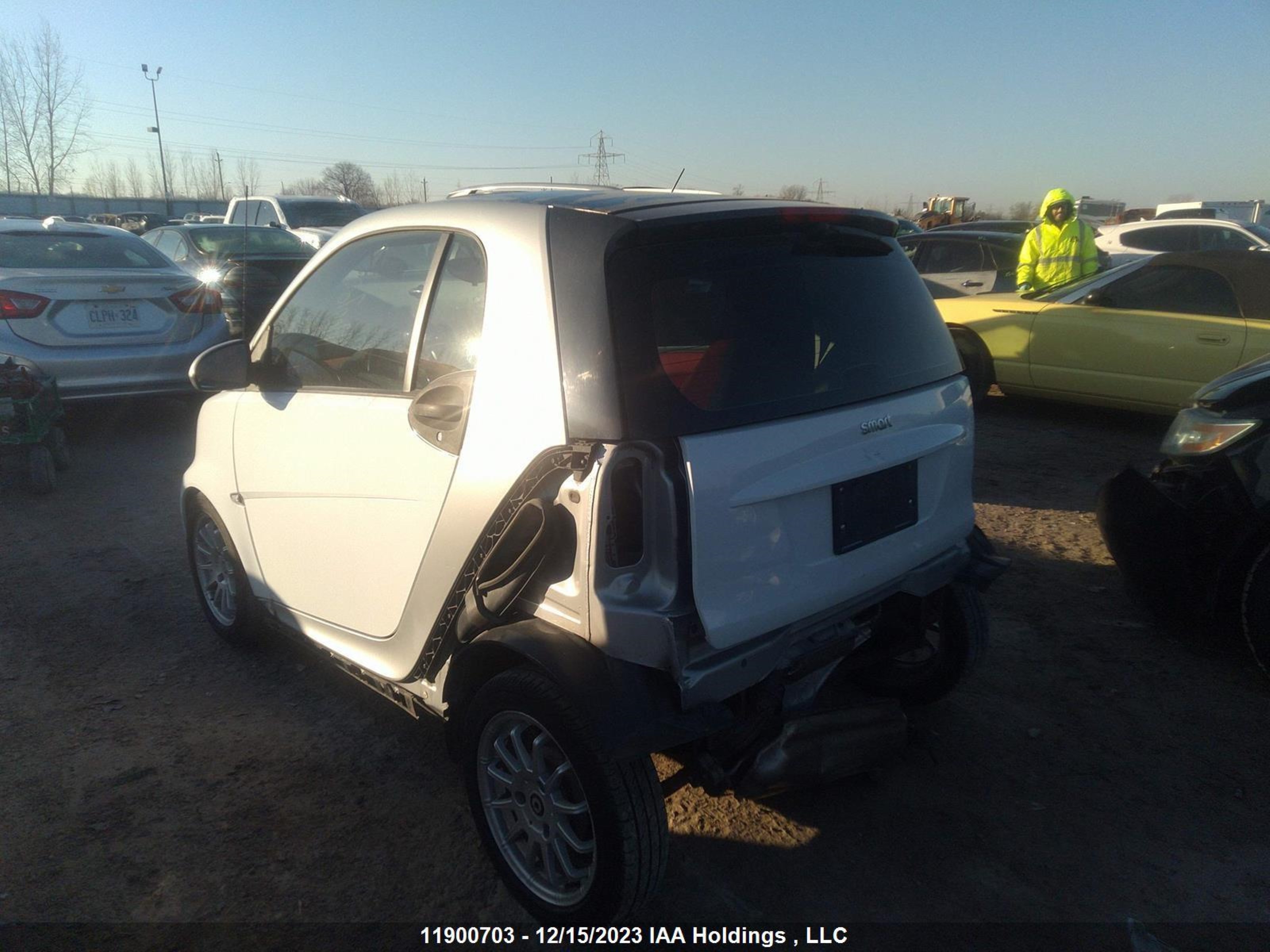 Photo 2 VIN: WMEEJ3BA8BK443676 - SMART FORTWO 