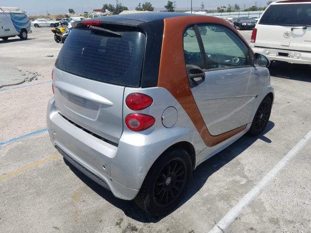 Photo 3 VIN: WMEEJ3BA8DK586372 - SMART FORTWO 