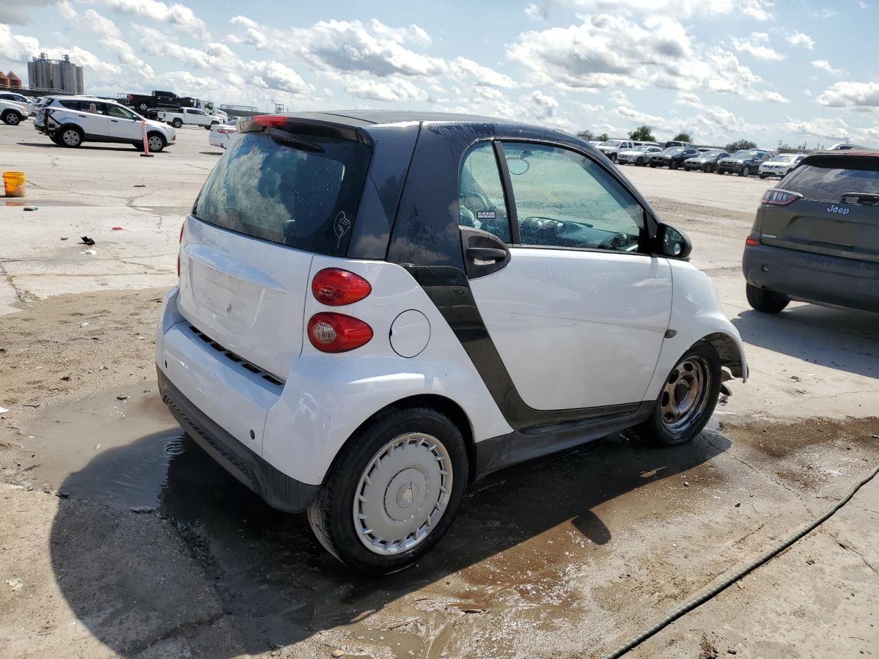 Photo 2 VIN: WMEEJ3BA8DK615918 - SMART FORTWO 