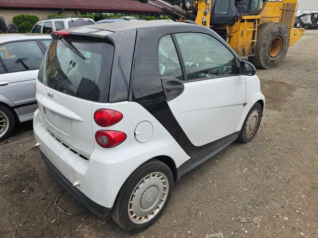 Photo 3 VIN: WMEEJ3BA8EK749569 - SMART FORTWO 