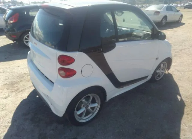 Photo 3 VIN: WMEEJ3BA8EK771569 - SMART FORTWO 