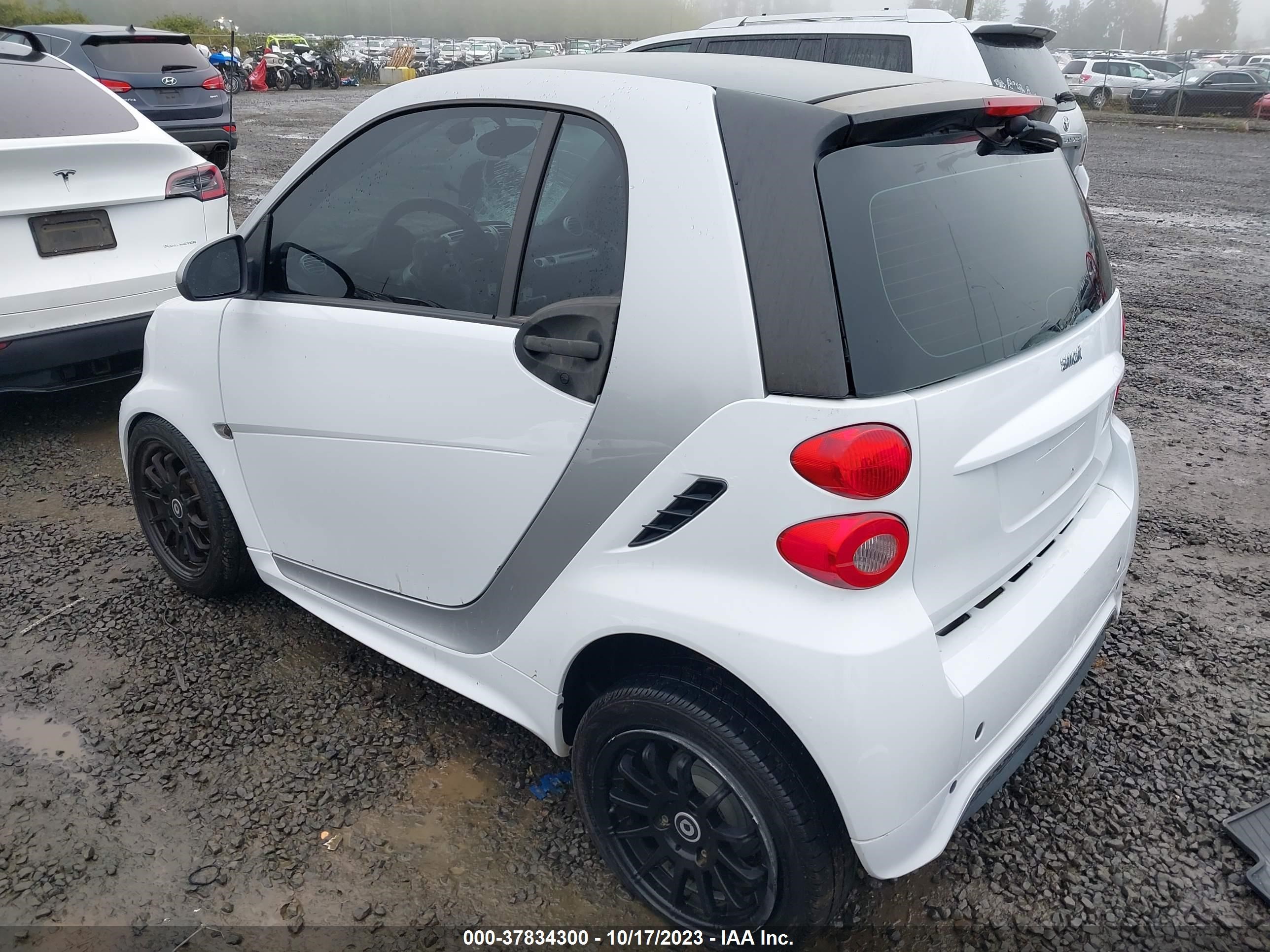 Photo 2 VIN: WMEEJ3BA9DK687243 - SMART FORTWO 