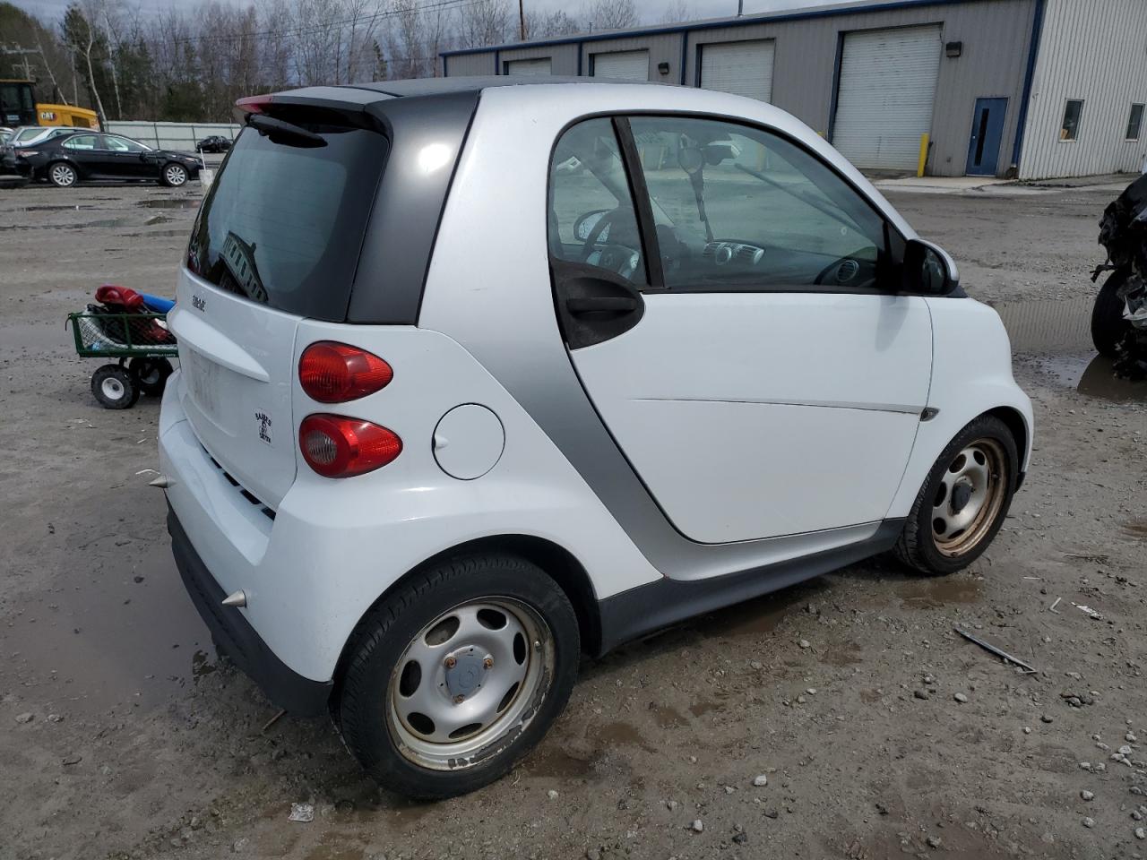 Photo 2 VIN: WMEEJ3BA9DK696217 - SMART FORTWO 