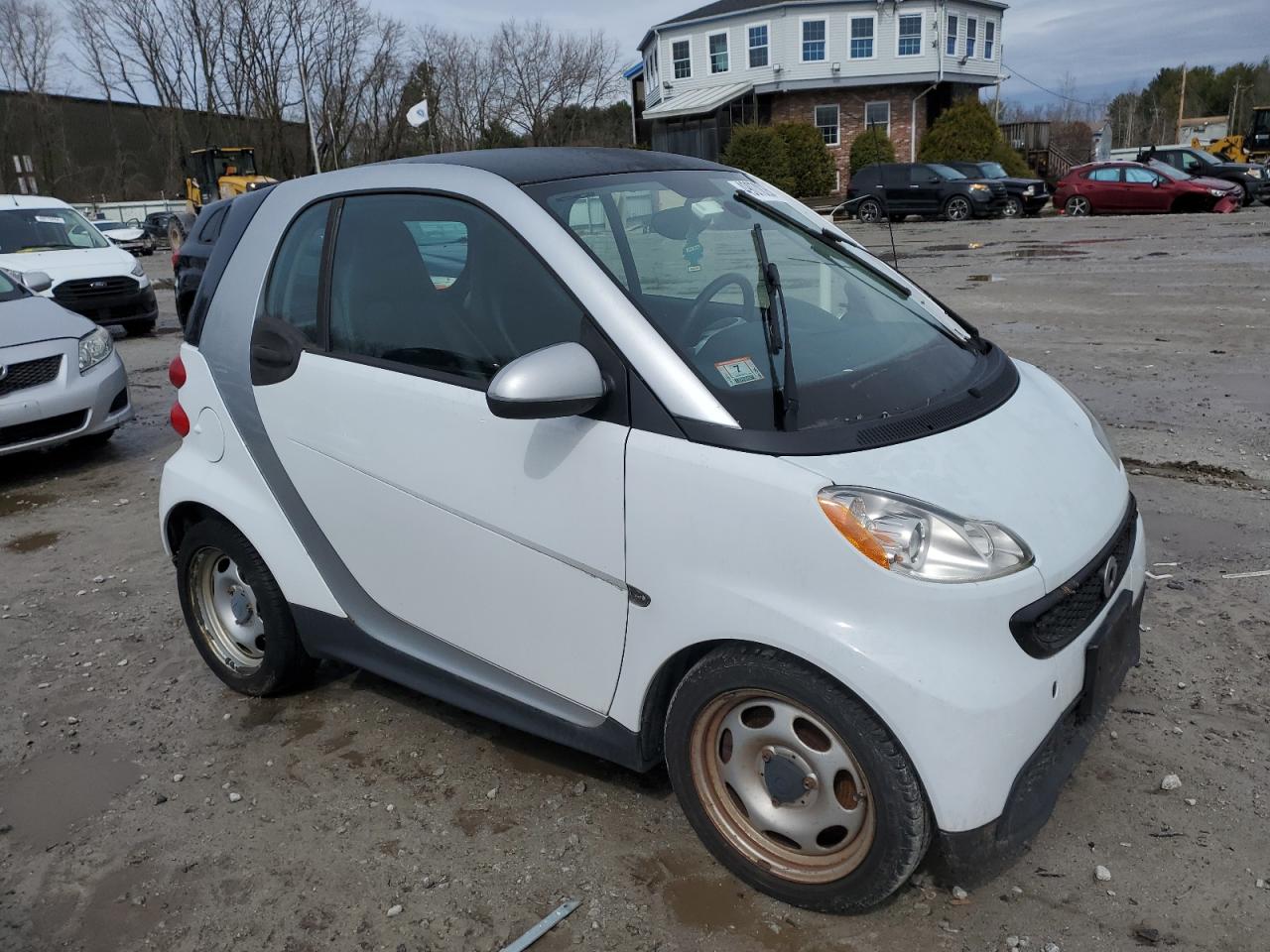 Photo 3 VIN: WMEEJ3BA9DK696217 - SMART FORTWO 