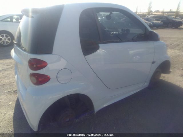 Photo 3 VIN: WMEEJ3BAXDK650167 - SMART FORTWO 