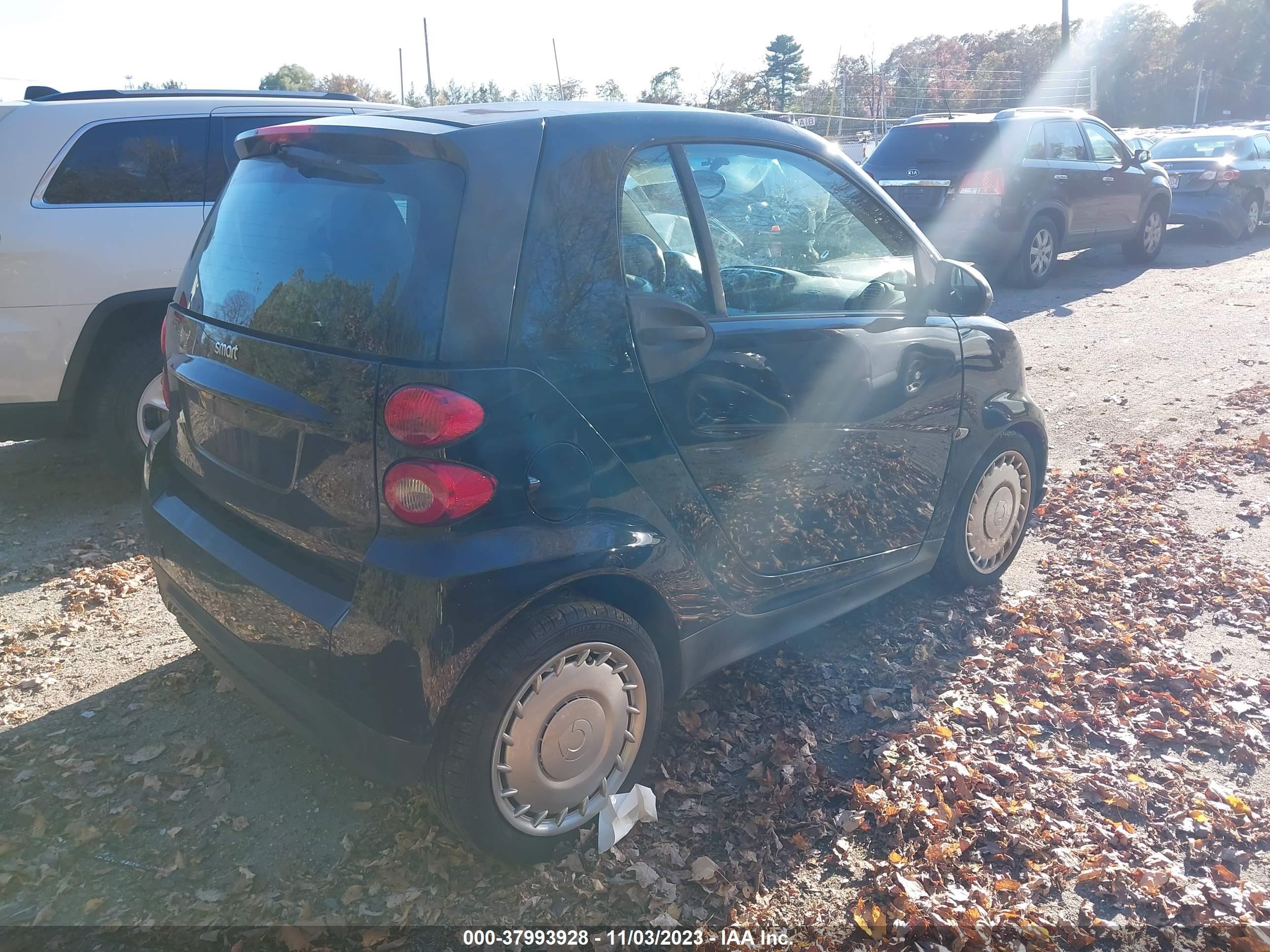 Photo 3 VIN: WMEEJ3BAXDK715289 - SMART FORTWO 