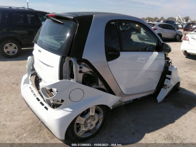 Photo 3 VIN: WMEEJ3BAXEK734166 - SMART FORTWO 