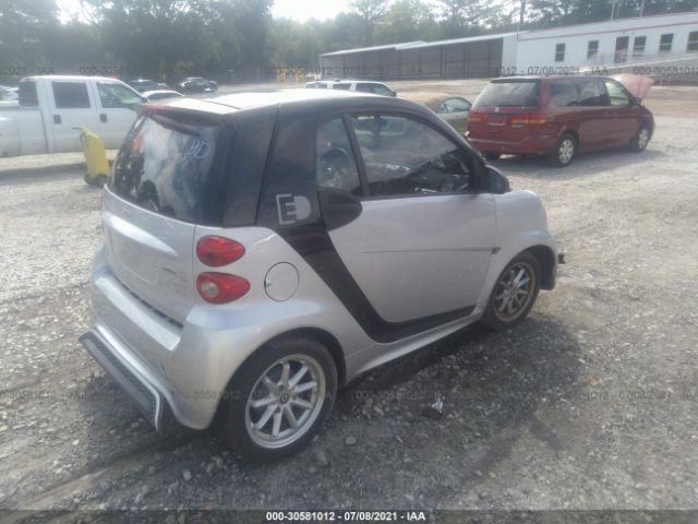 Photo 3 VIN: WMEEJ9AA0EK776494 - SMART FORTWO ELECTRIC DRIVE 