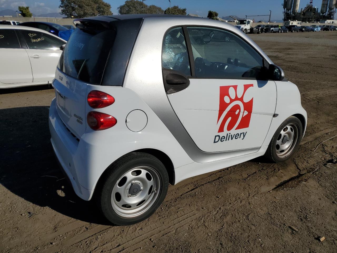 Photo 2 VIN: WMEEJ9AA1FK827793 - SMART FORTWO 