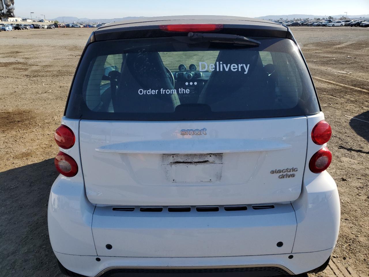 Photo 5 VIN: WMEEJ9AA1FK827793 - SMART FORTWO 