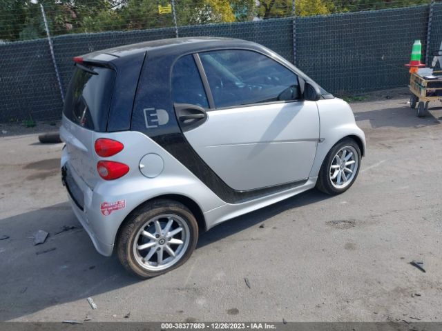 Photo 3 VIN: WMEEJ9AA1FK830595 - SMART FORTWO ELECTRIC DRIVE 