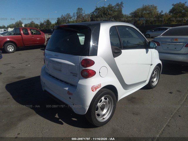 Photo 3 VIN: WMEEJ9AA1FK838745 - SMART FORTWO ELECTRIC DRIVE 