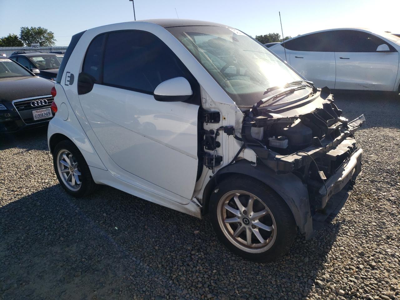 Photo 3 VIN: WMEEJ9AA2GK845723 - SMART FORTWO 