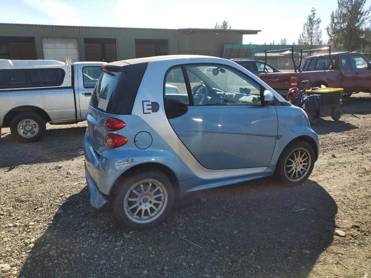 Photo 2 VIN: WMEEJ9AA3DK723867 - SMART FORTWO 