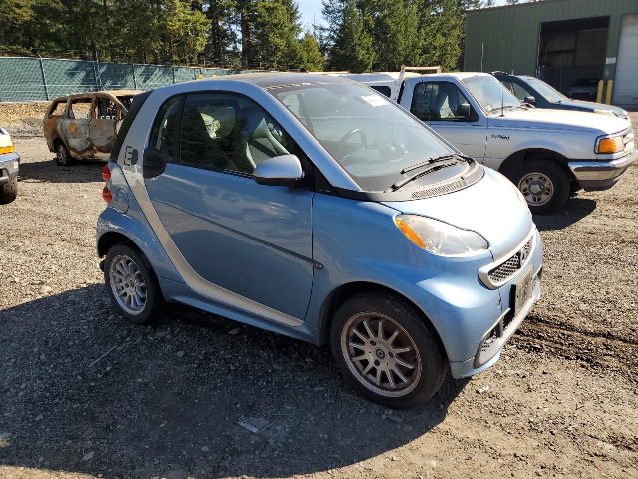 Photo 3 VIN: WMEEJ9AA3DK723867 - SMART FORTWO 