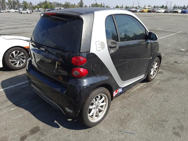 Photo 3 VIN: WMEEJ9AA3EK799798 - SMART FORTWO 