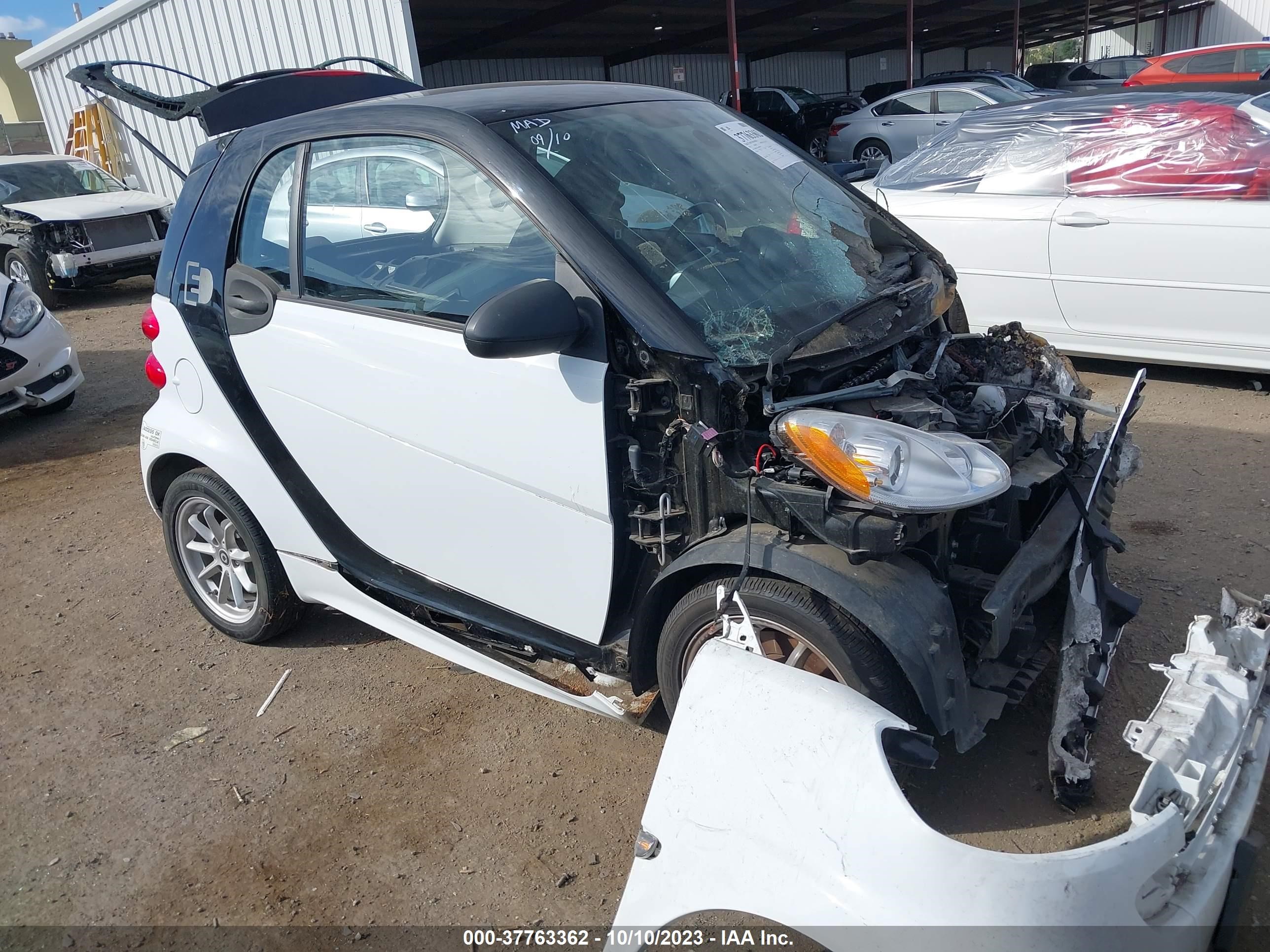 Photo 0 VIN: WMEEJ9AA4FK840330 - SMART FORTWO 