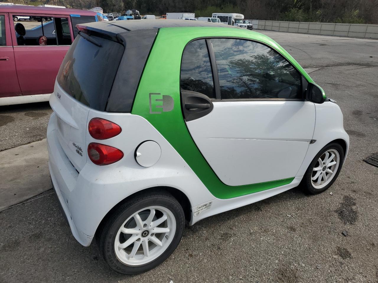 Photo 2 VIN: WMEEJ9AA5FK835282 - SMART FORTWO 