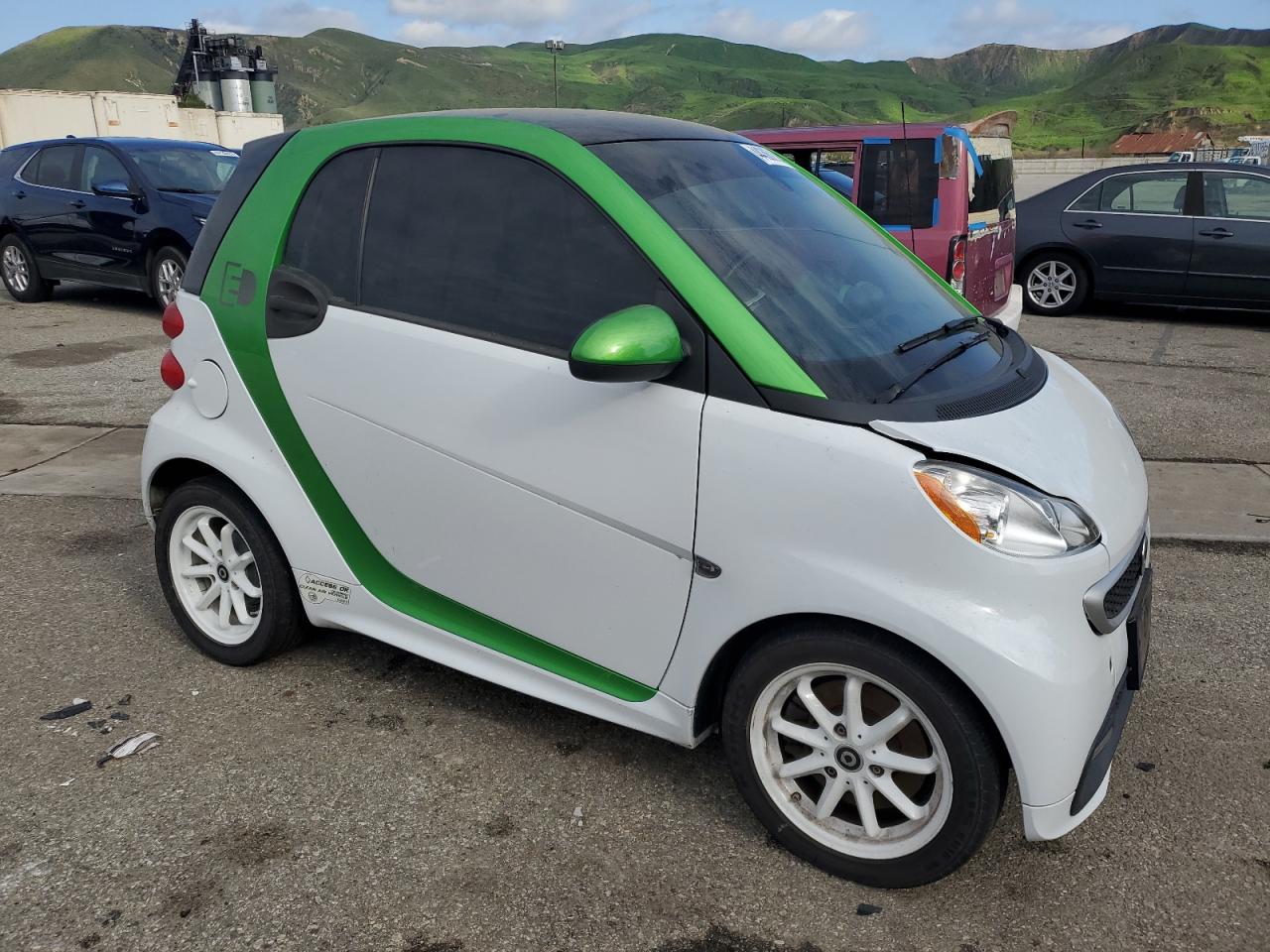 Photo 3 VIN: WMEEJ9AA5FK835282 - SMART FORTWO 