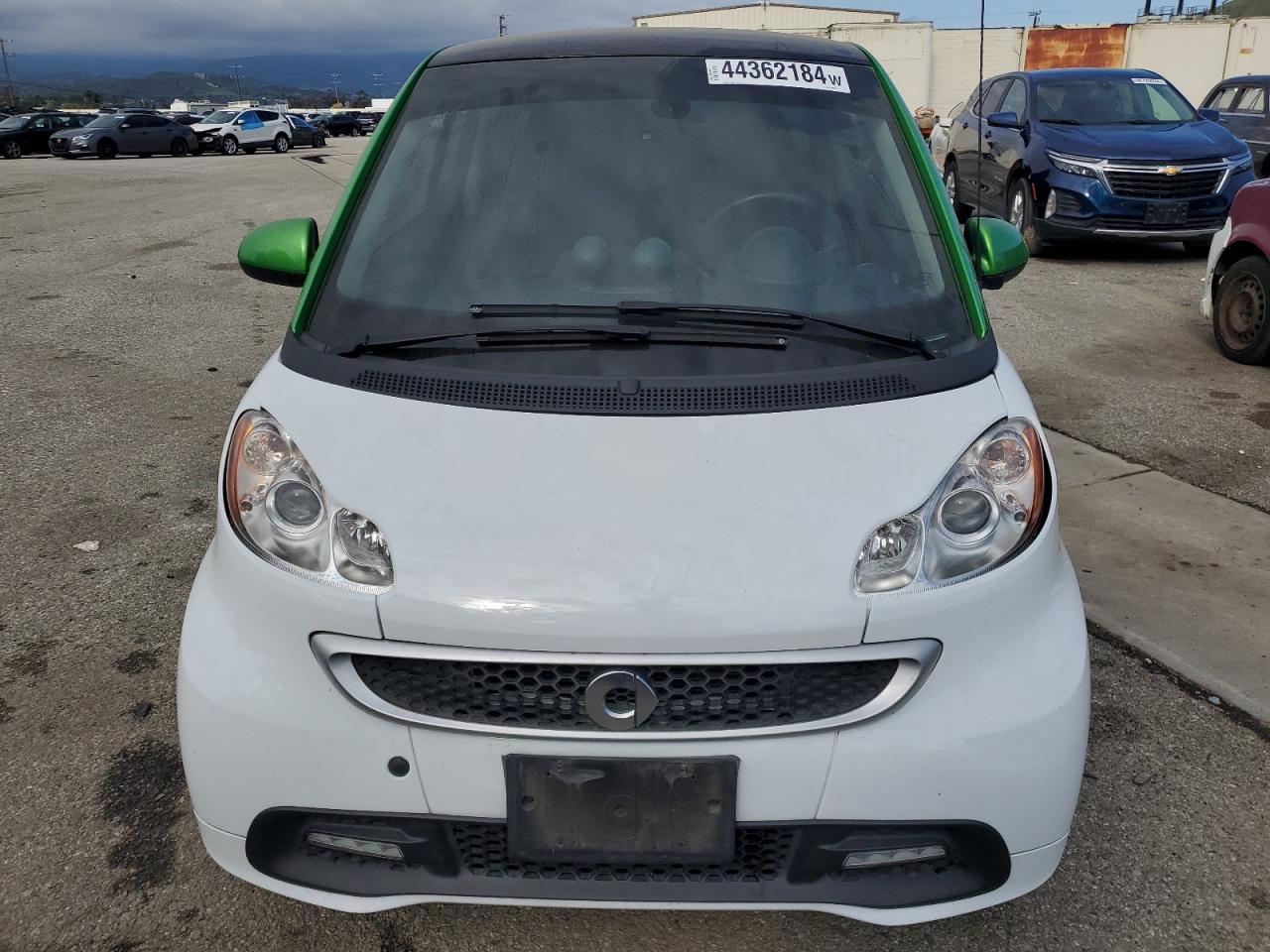 Photo 4 VIN: WMEEJ9AA5FK835282 - SMART FORTWO 