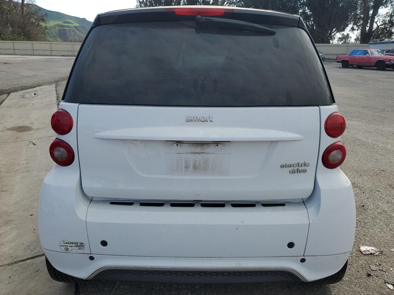 Photo 5 VIN: WMEEJ9AA5FK835282 - SMART FORTWO 