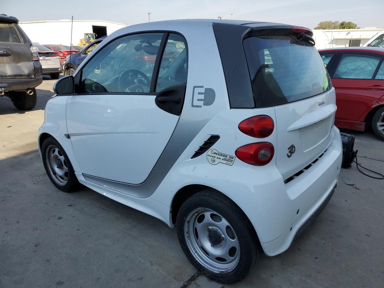 Photo 2 VIN: WMEEJ9AA6DK708683 - SMART FORTWO 